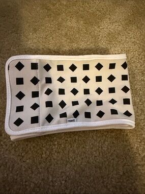 Nanit Black & White Geometric Baby Accessory